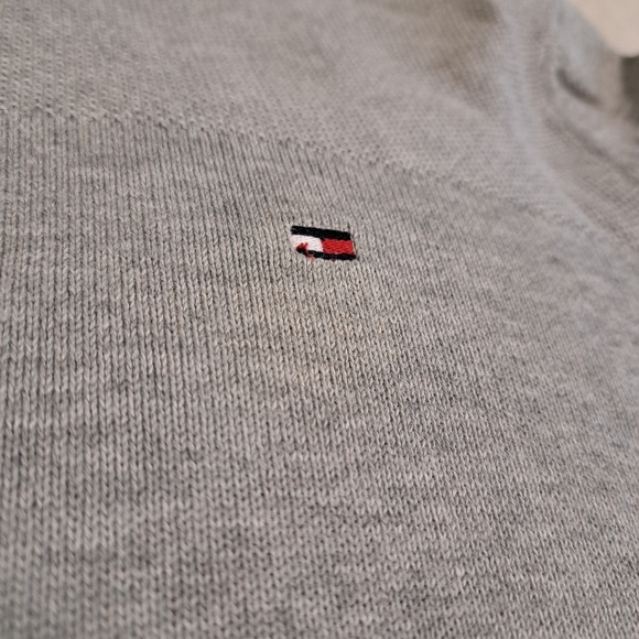 Tommy Hilfiger sweatshirt - Picture 2 of 4